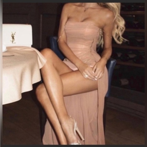 HOUSE OF CB 'Nastassia' Rose Gold Corseted Maxi Dress - Picture 8 of 17